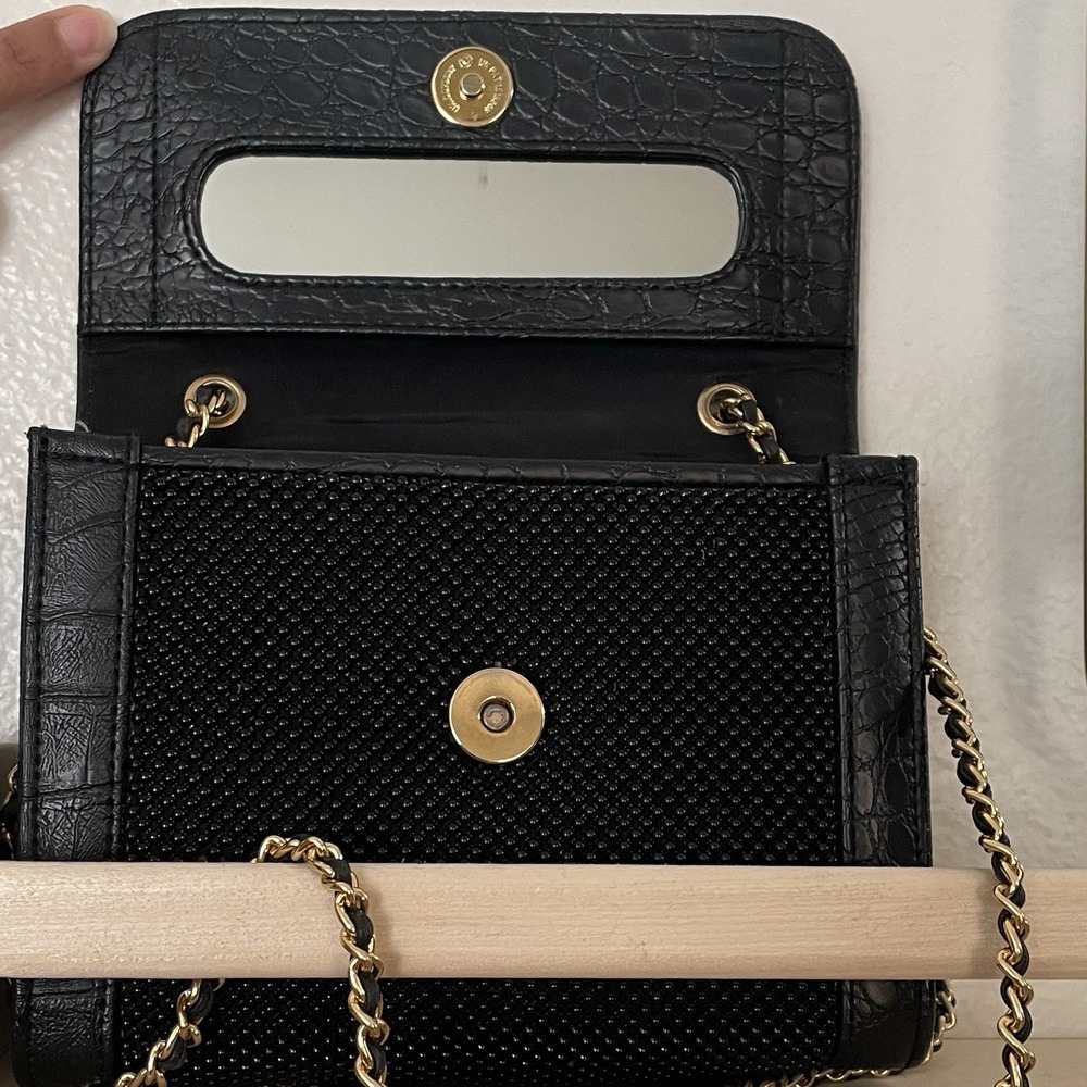 Whiting & Davis Small Black Bead Evening Purse with Chain Strap‎ And Mirror - Picture 9 of 13